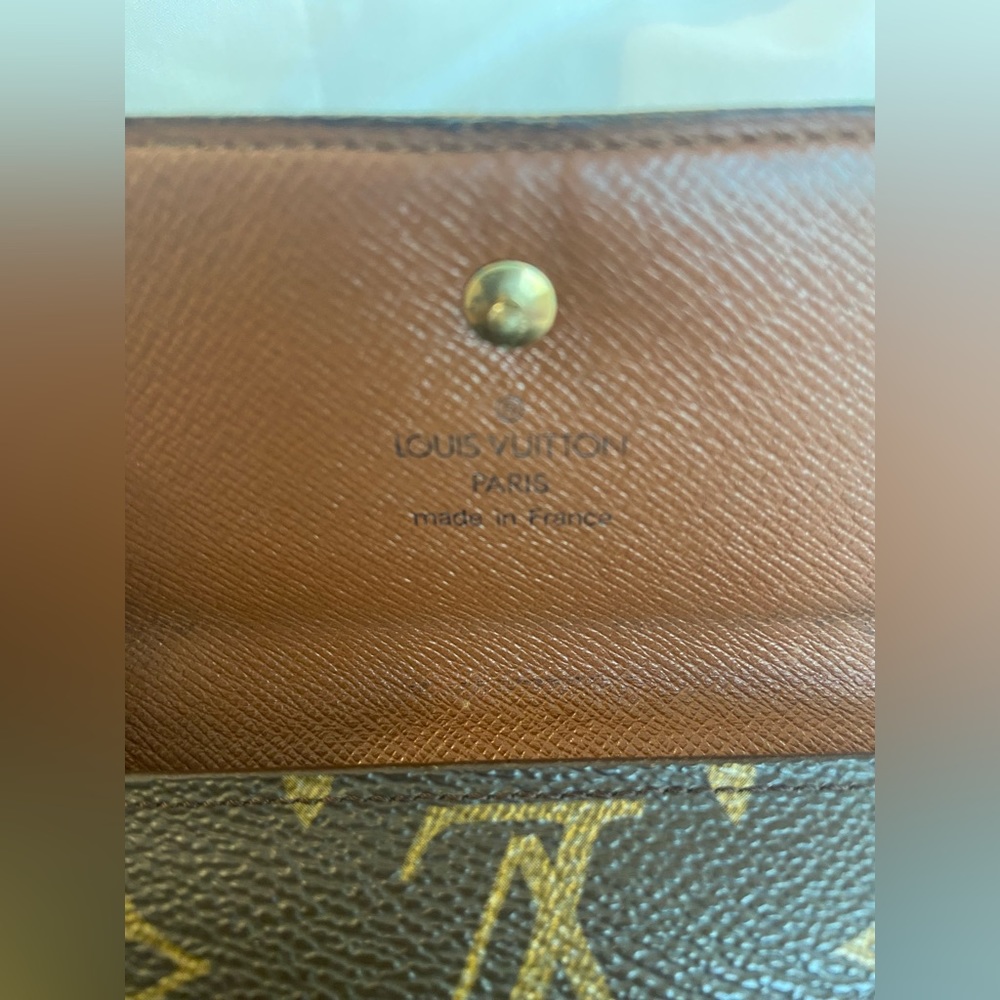 Vintage Louis Vuitton Monogrammed Compact Wallet- 90s - Picture 10 of 14